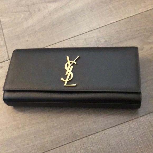 Yves Saint Laurent Handbags - YSL clutch 🖤